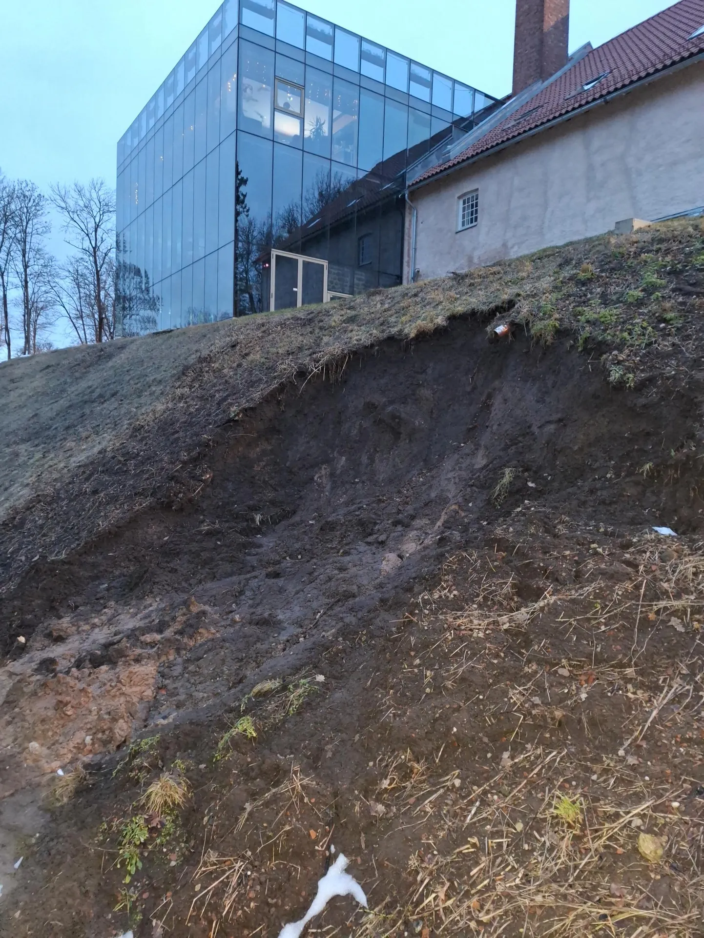 Varingus murdus vihmavett orgu juhtiv toru.