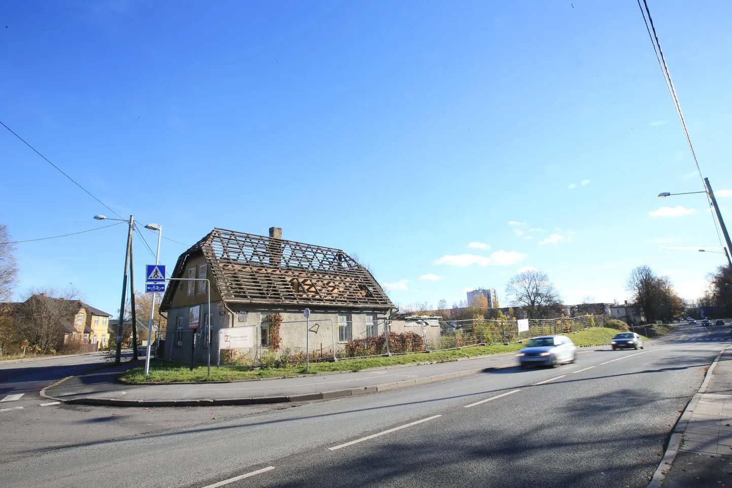 Arendaja sai linnavalitsuselt loa Võru 152 asuv elumaja lammutada. Omanikul on kavas sinna rajada ärihoone.