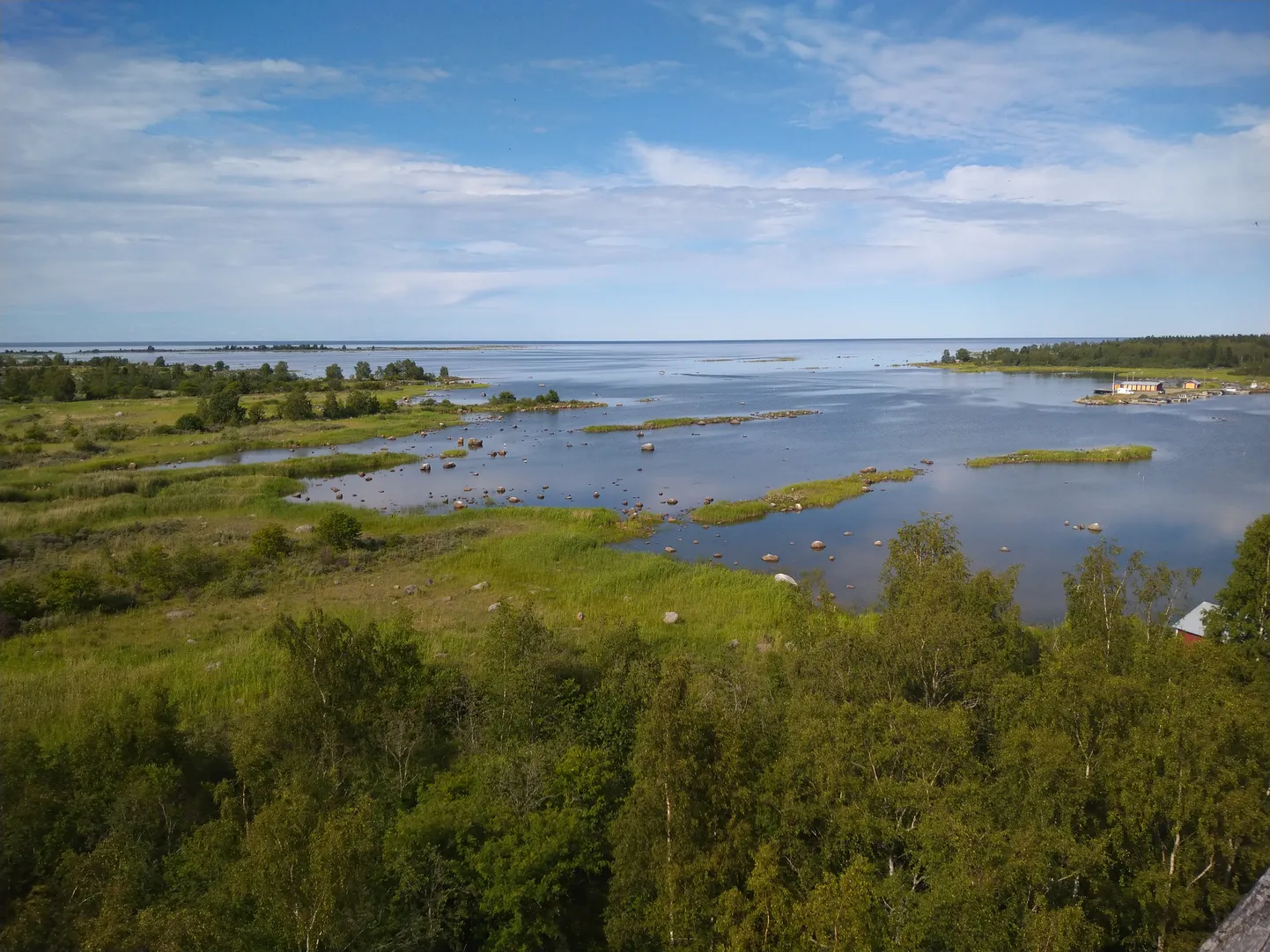 Mustasaari ehk Björkö Soomes Vaasa linna lähistel. Kõnealust paika on kaalutud ühe võimaliku kohana, kust võiks minna sild Rootsi rannikule. Nüüd analüüsitava tunnelivõimaluse puhul pole marsruutidest seni räägitud.