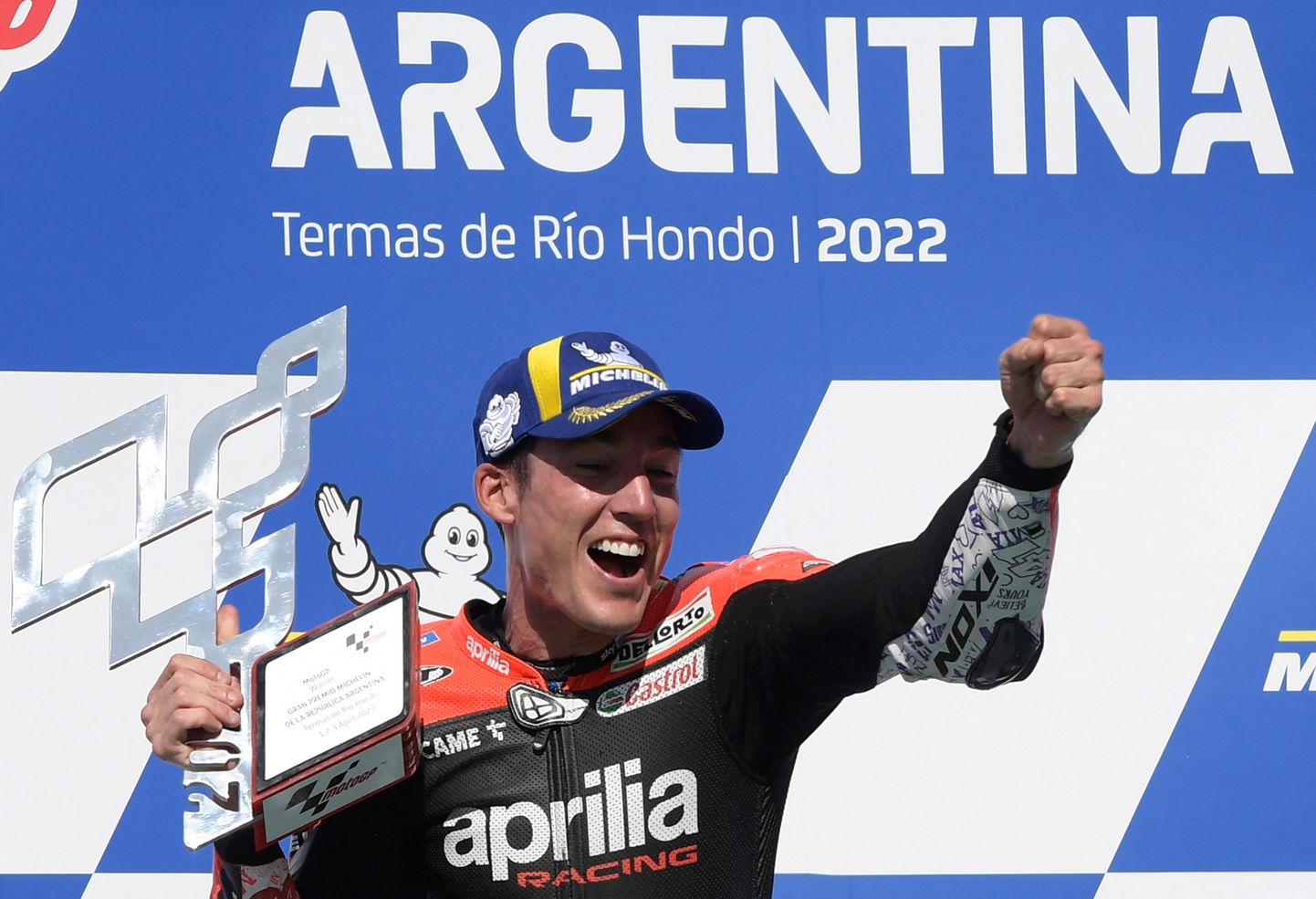Aleix Espargaro tähistamas 2022. aastal Argentina GP võitu.