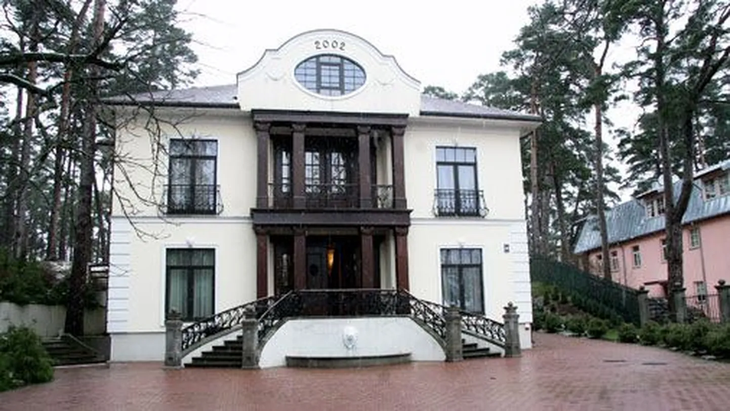 Дом миллионера Леонида Рожецкина