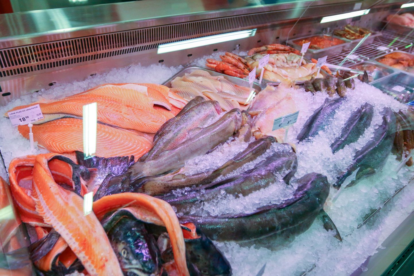 Kauplustes on punase kala müük langenud.