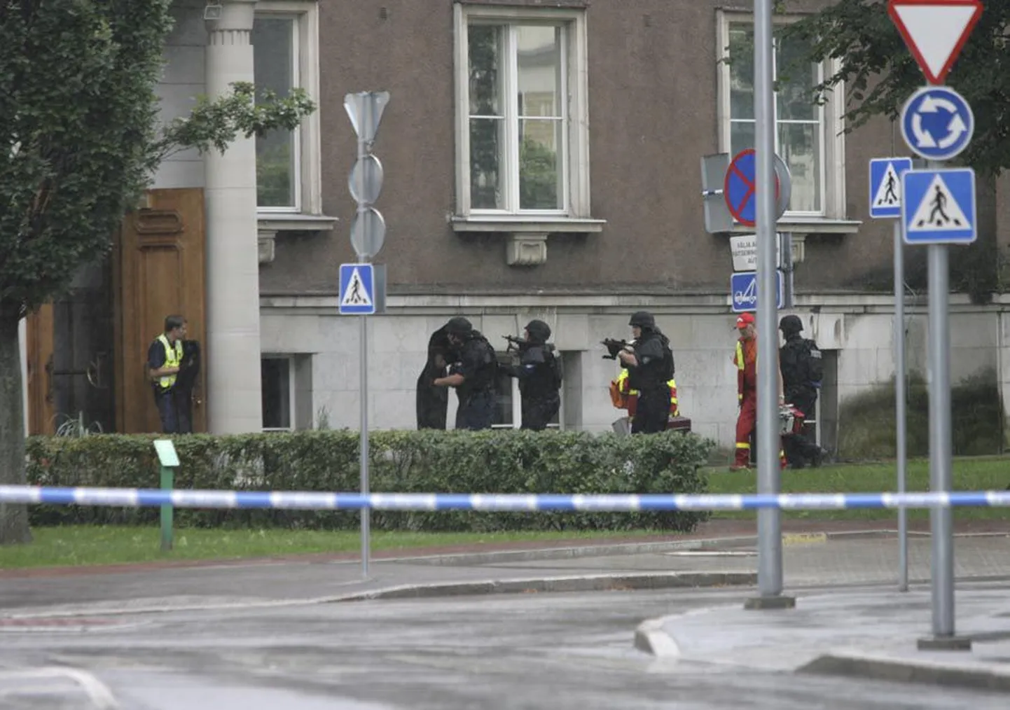 Ärev aeg kaitseministeeriumis ja selle juures vältas üle kahe tunni.