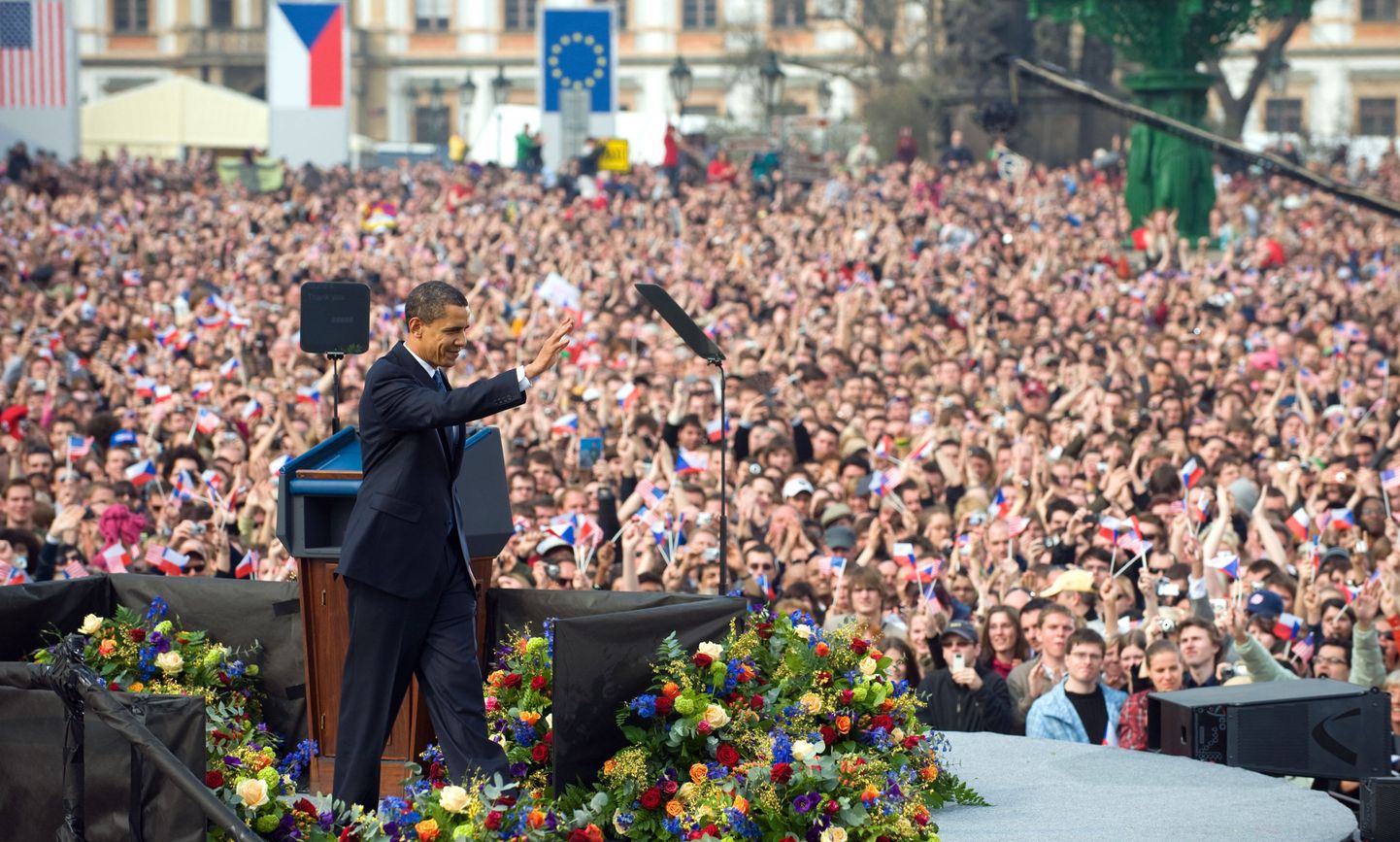Barack Obama mullu aprillis Prahas Hradcany väljakul.