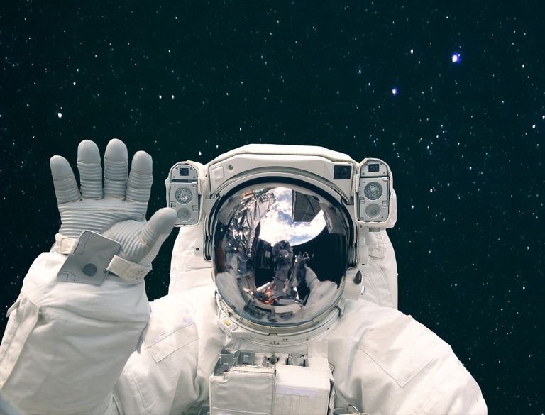Astronaut kosmosekõnnil. Pilt on illustreeriv