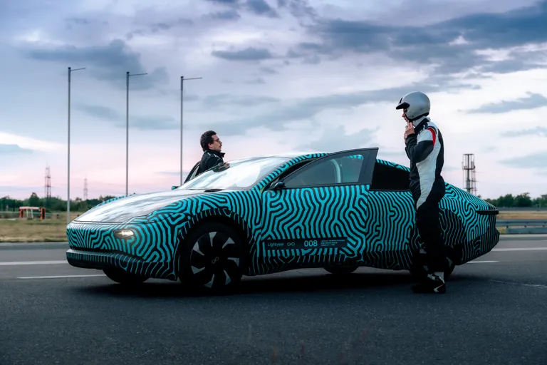 Saules bateriju elektroauto Lightyear One