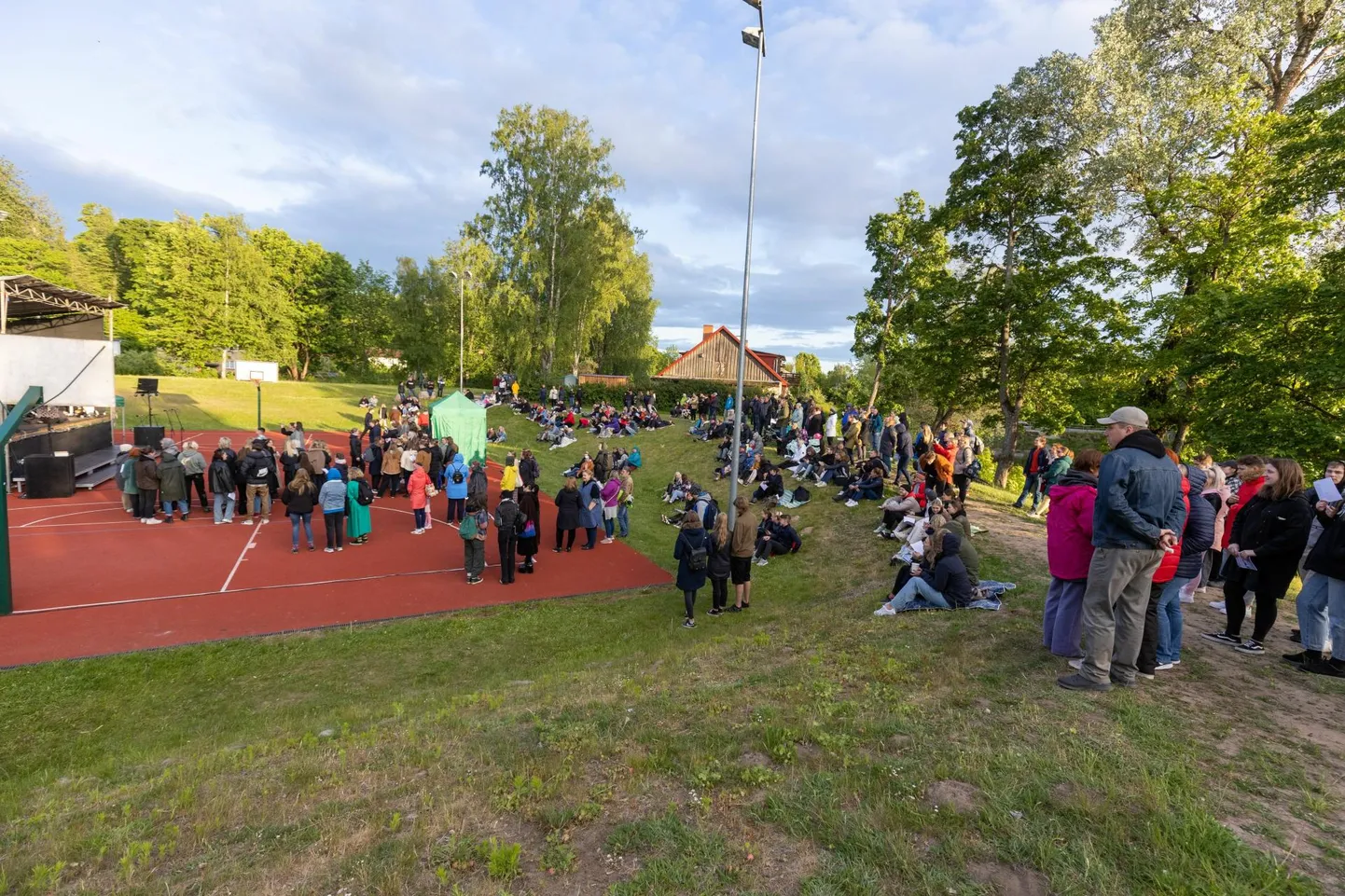 Viljandi gümnaasium korraldab öölaulupidu 12. korda.