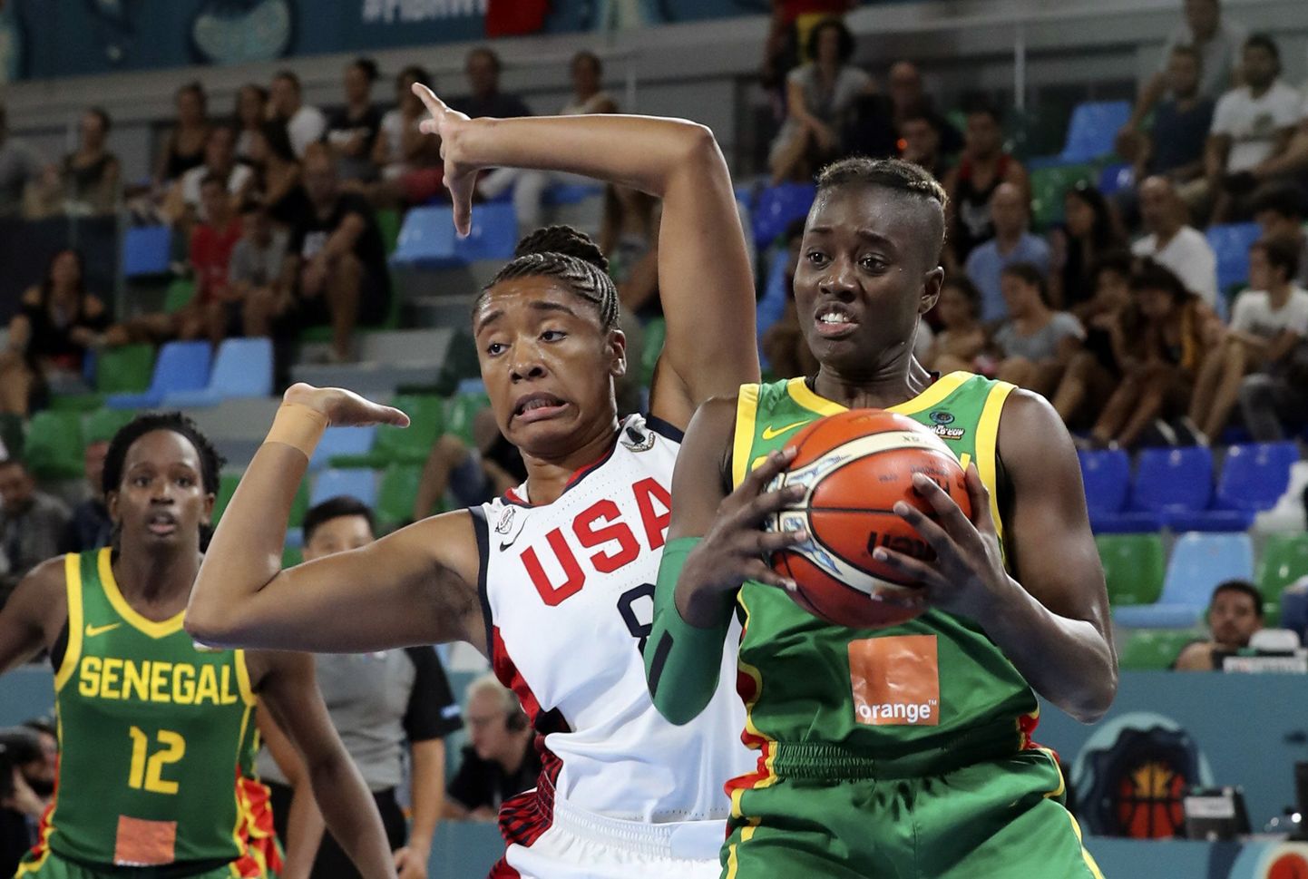 ASV un Senegālas basketbolistes cīnās Pasaules kausā