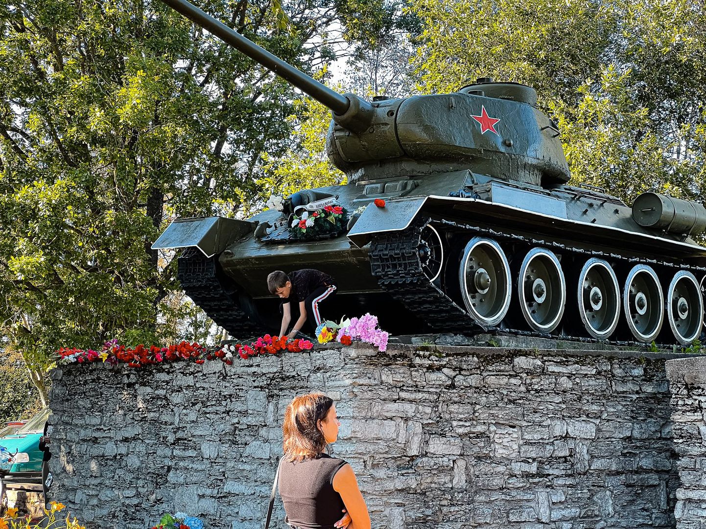 Нарвский танк-монумент.