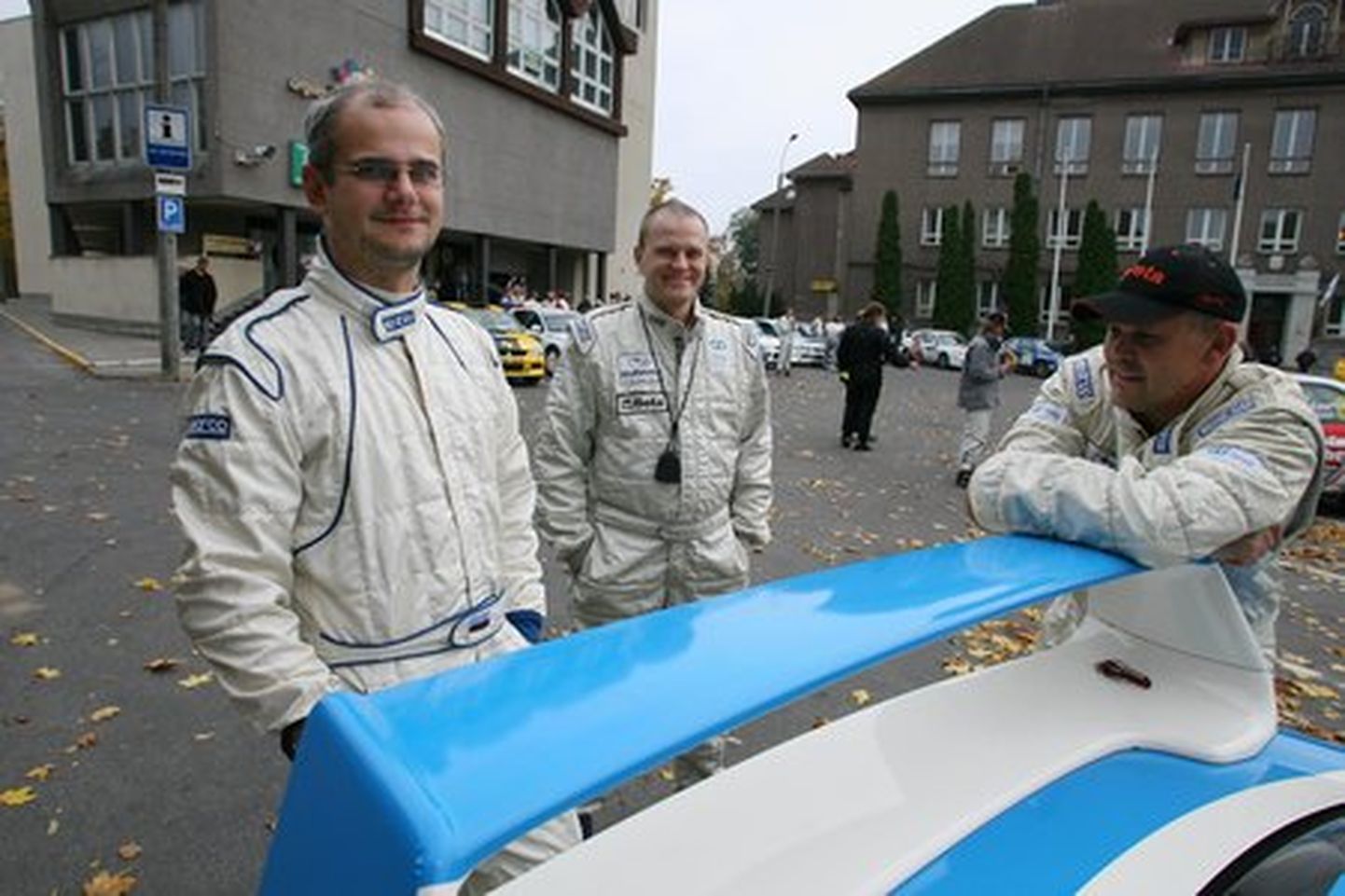Olaf Suuder (vasakul) Mulgi rallil 2007. aastal.
