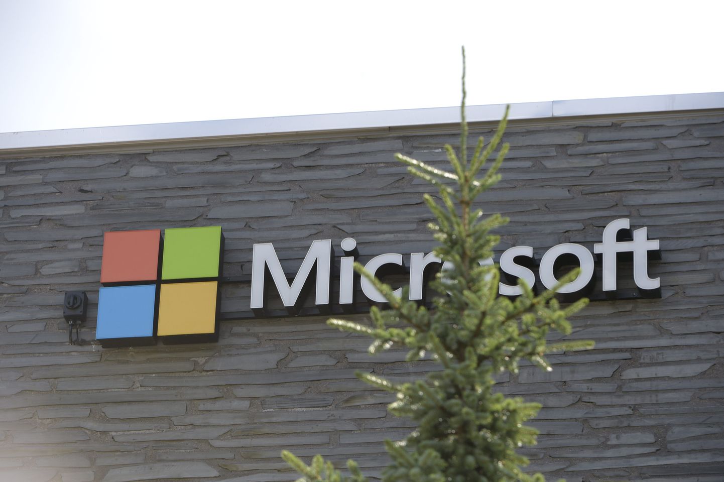 Microsofti logo Soome kontori küljes Espoos.