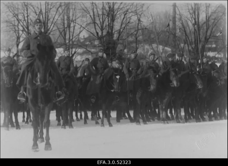 Конница была неотъемлемой частью военных парадов. Фотоателье Парикас, 1921 г.