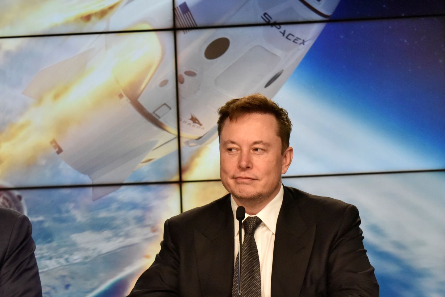 SpaceX-i ja sellele kuuluva kosmoseinterneti võrgu looja Elon Musk hoiatab Starlinki kasutamise ohu eest Ukrainas. REUTERS/Steve Nesius/File Photo