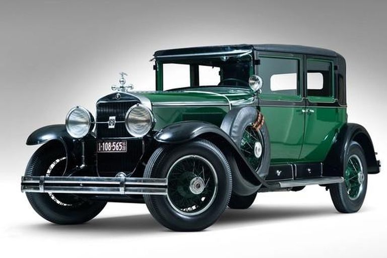 Maffiaboss Al Capone muretses 1929. aastal endale soomustatud Cadillac V-8 Town Sedani, millega ta sõitis kuni arreteerimiseni 1931. aastal.