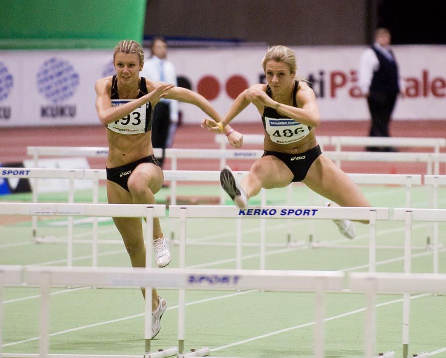 Nii nagu aasta varem, sattusid kergejõustikuõed Grete (vasakul) ja Grit Šadeiko täiskasvanute Eesti meistrivõistlustel omavahel mõõtu võtma ka tänavu. 60 meetri tõkkejooksus võidutses Grit, Grete oli teine.