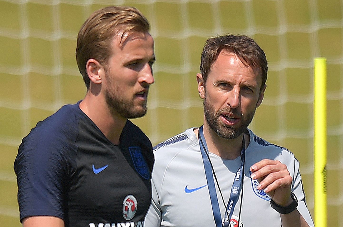 Inglismaa peatreener Gareth Southgate (paremal) ja kapten Harry Kane.