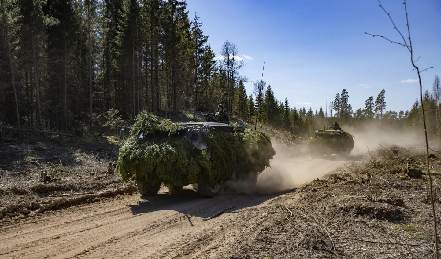 Laupäeval alguse saanud kaitseväe õppusel Kevadtorm osalejad teevad viimaseid ettevalmistusi, et juba õige pea aktiivse lahingtegevusega alustada.