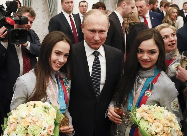 Алина Загитова, Владимир Путин и Евгения Медведева