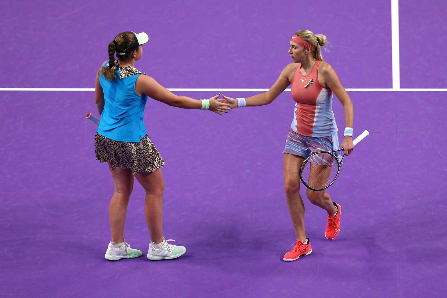 Latvijas tenisistes Aļonas Ostapenko un ukrainietes Ļudmilas Kičenokas duets