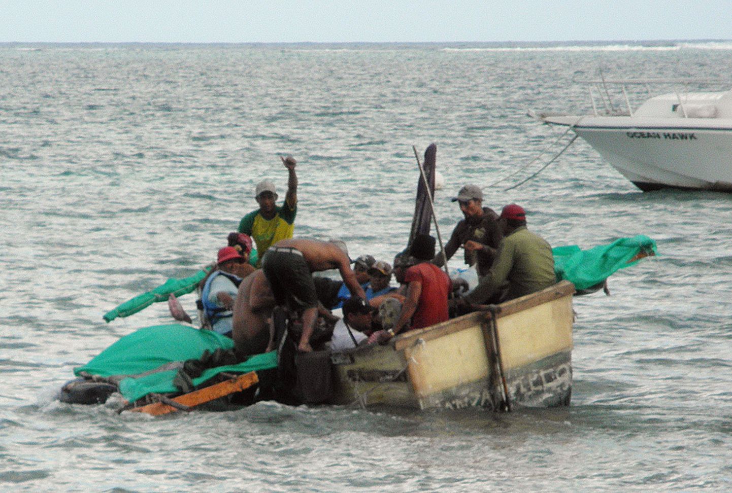 15 Kuuba migranti püüavad jõuda USA rannikuni isetehtud paadiga.