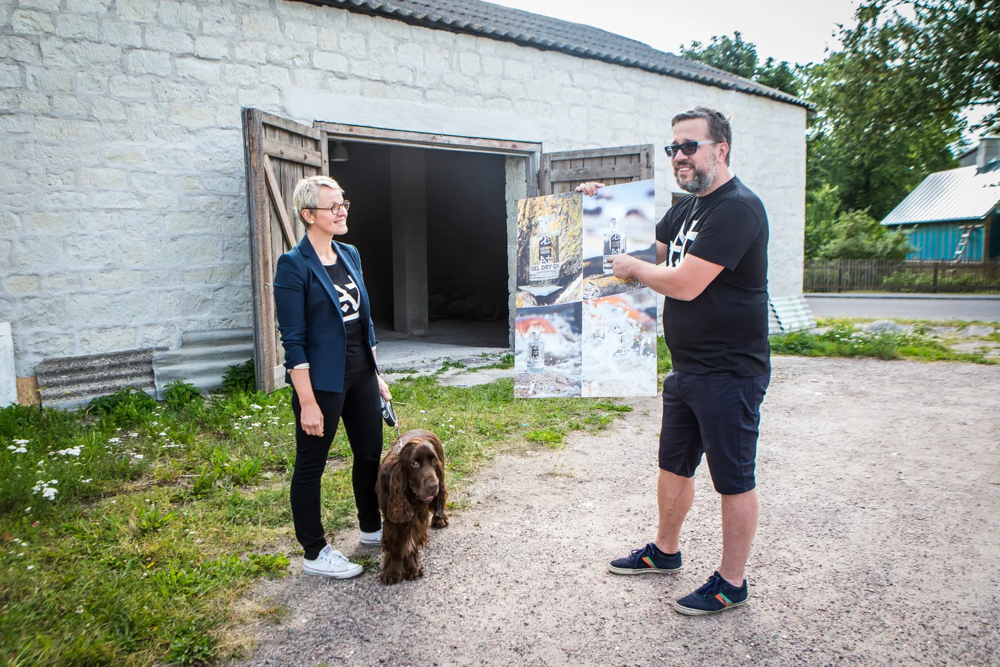 SAAREMAIST Lahhentagge džinnivabrikut veavad Tarmo Virki ja Maarit Pöör.