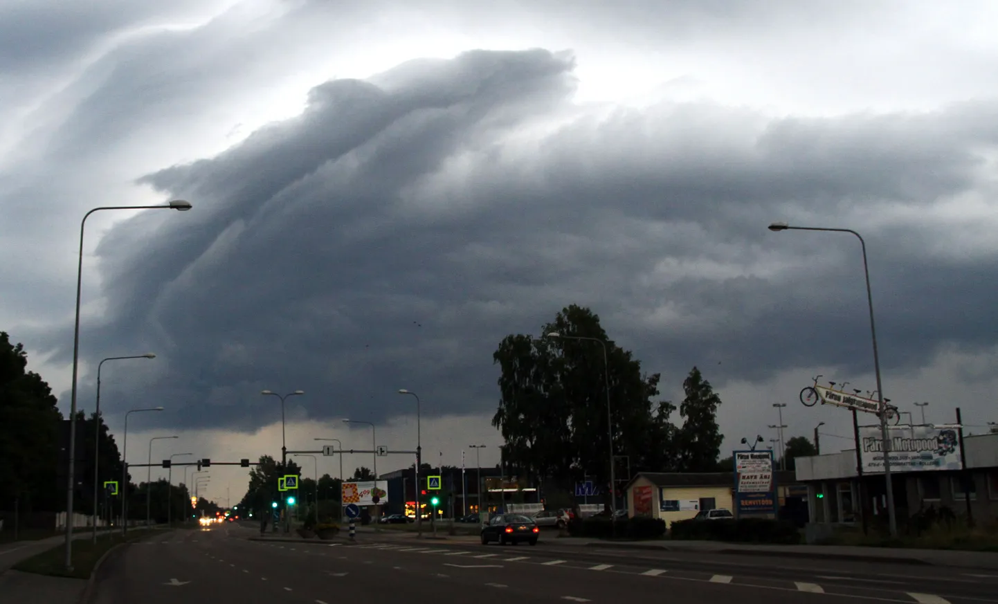 Äikesepilved Pärnu kohal