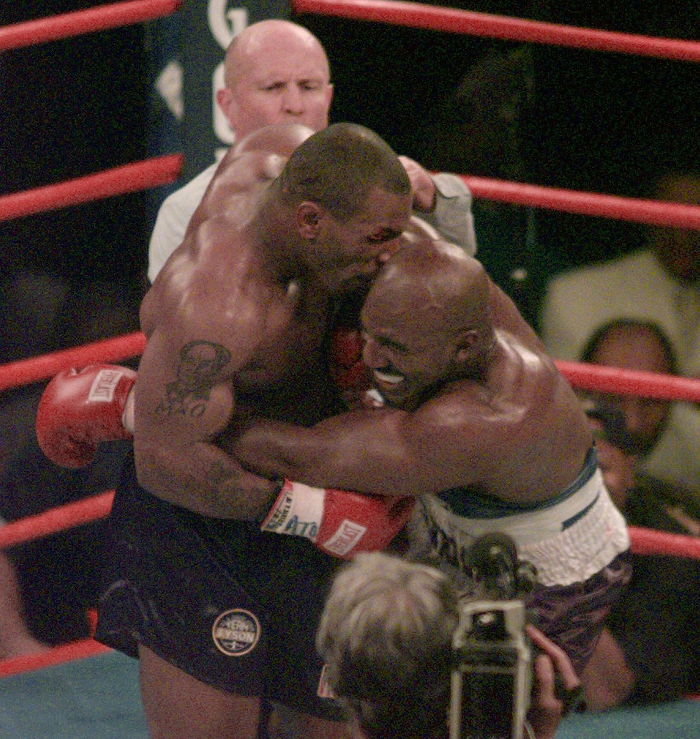 28.juuni 1997, Mike Tysoni hammaste vahel on oponendi Evander Holyfieldi kõrv.