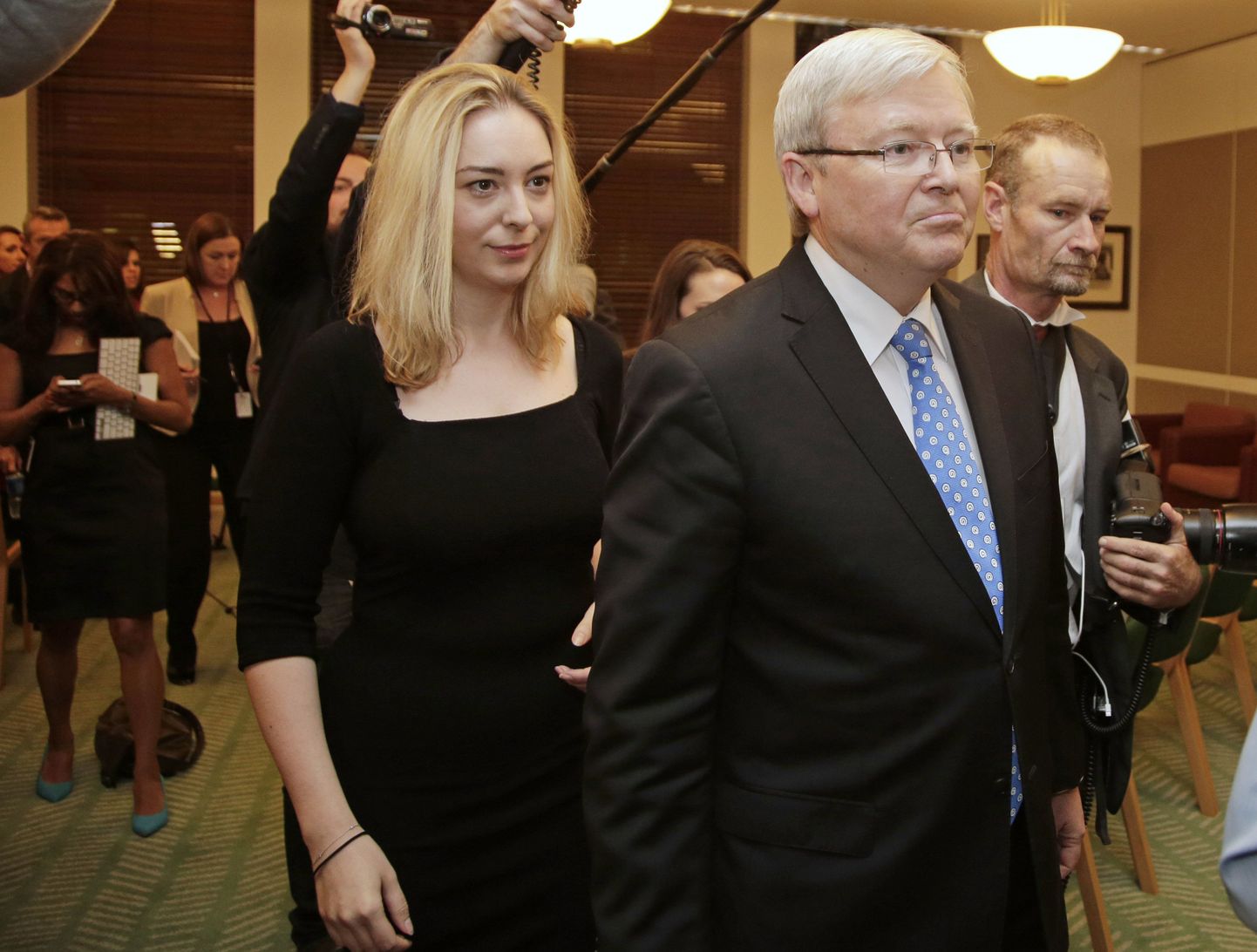Kevin Rudd (ees keskel)