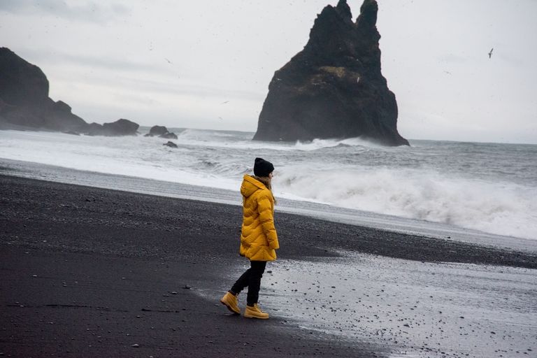 Islandi musta liivaga rand