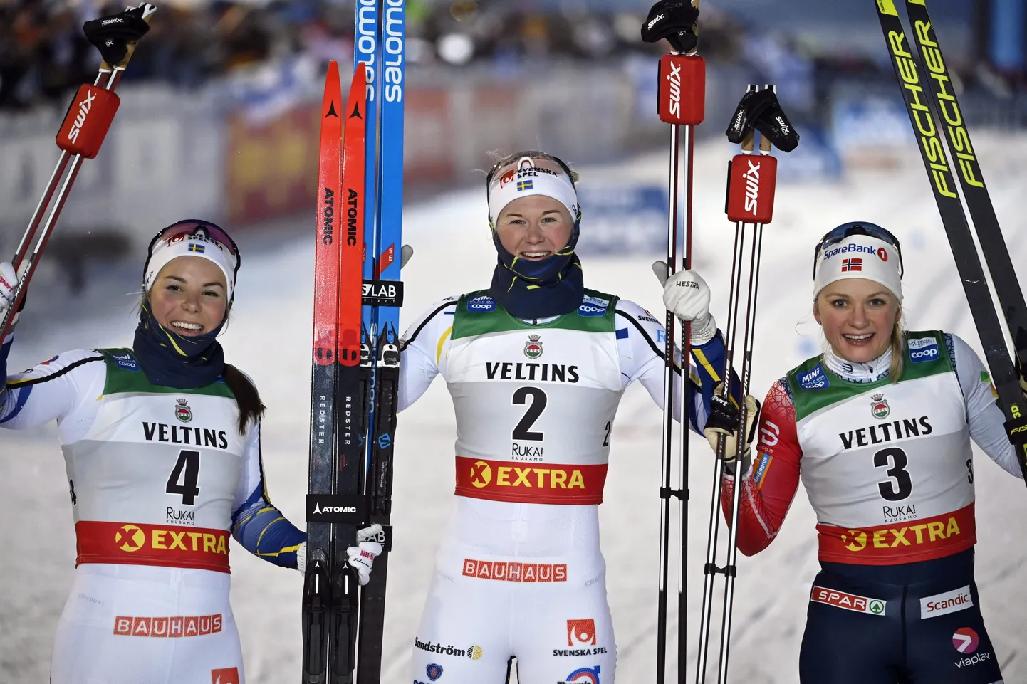 Johanna Hagström (kõige vasemal).