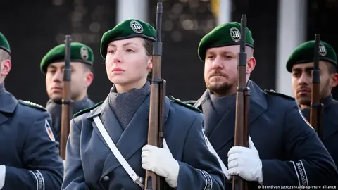 Скандал в ФРГ: бундесвер разрешит мужчинам выезд из страны?