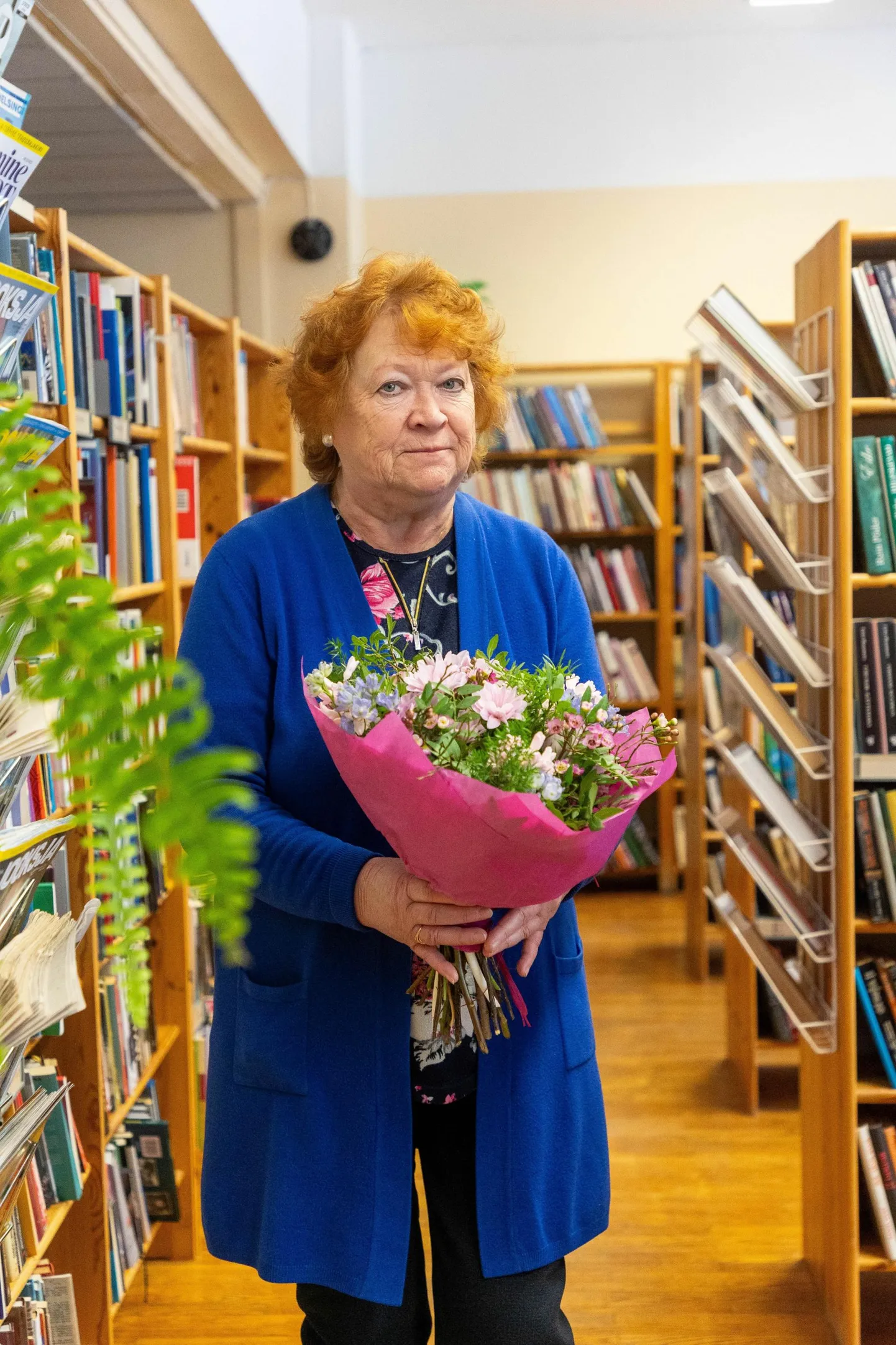 Roosna-Alliku raamatukoguhoidja Viktoria Saarsalu on raamatukogus töötanud üle poole sajandi.