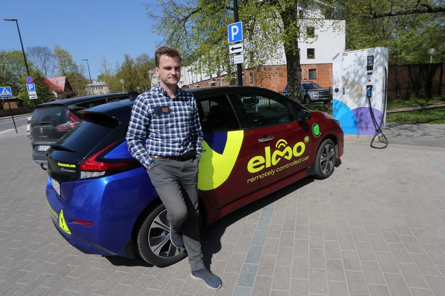Elmo tegevjuhi Enn Laansoo nimetab kaugjuhitavat autot uueks sammuks autojagamisteenuse mugavamaks muutmisel.