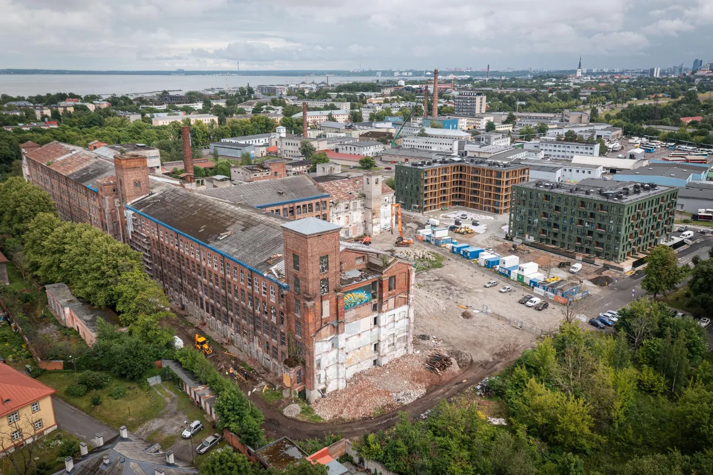 2010. aastal moodustati Balti Puuvillavabriku territooriumile Manufaktuuri tänav ja 2020. aastal sai kogu piirkond nimeks Manufaktuuri kvartal.