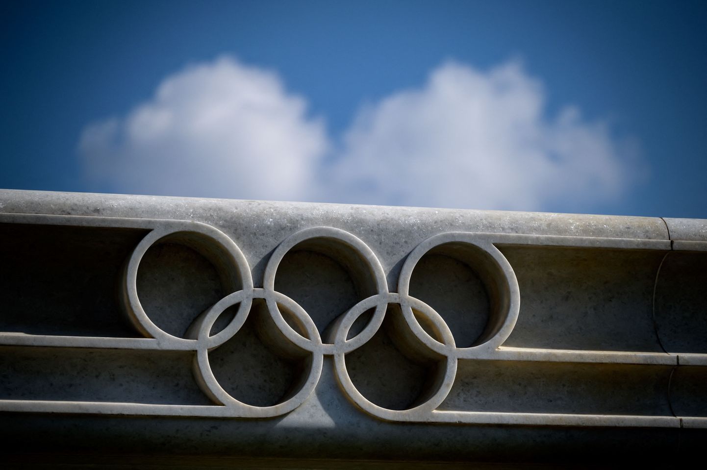 Olümpiarõngad ROKi peakorteri kõrval Lausanne`is.