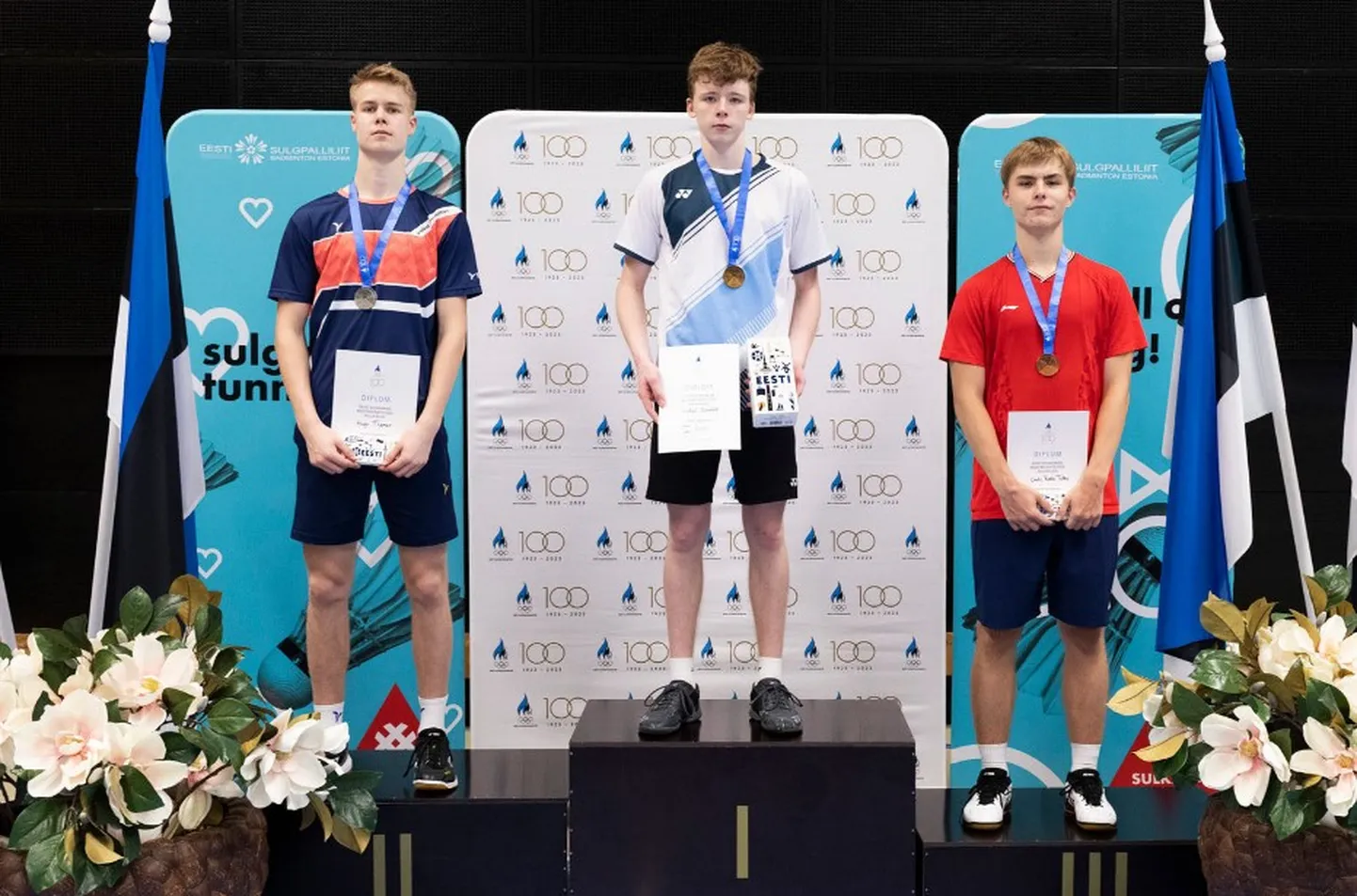 Noormeeste üksikmängus jõudsid poodiumi kõrgematele astmetele kolm meistritiitlit koju toonud Andrei Schmidt (Triiton), Hugo Themas (Triiton) ja Chris Robin Talts (Raul Must SK).
