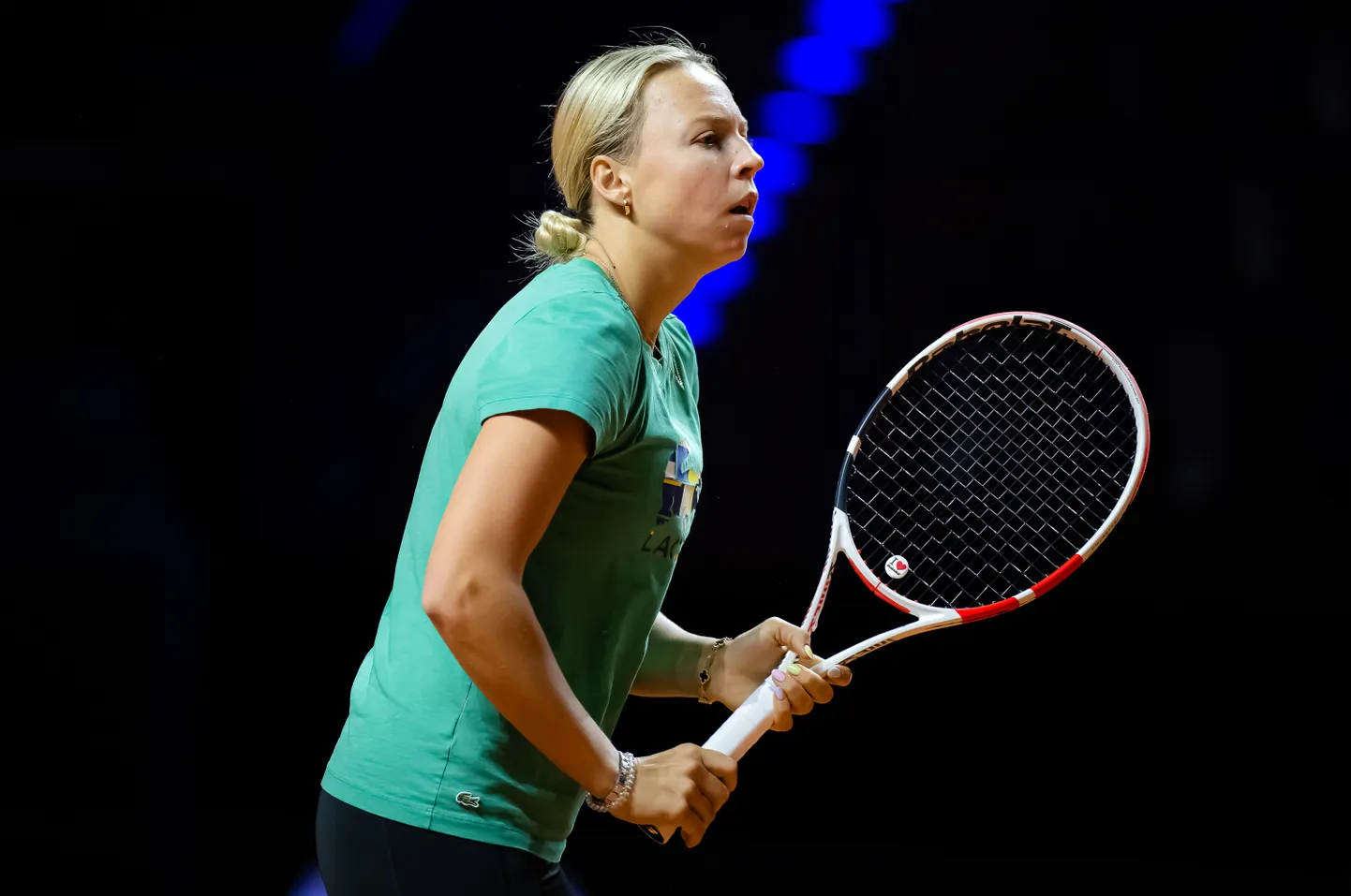 Anett Kontaveit Suttgartis sooja tegemas.