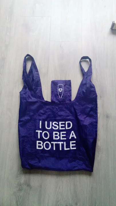 Kasutatud plastpudelitest saab tekstiili teha hõlpsasti, aga kasutatud tekstiili taaskasutamine on juba väga piiratud.