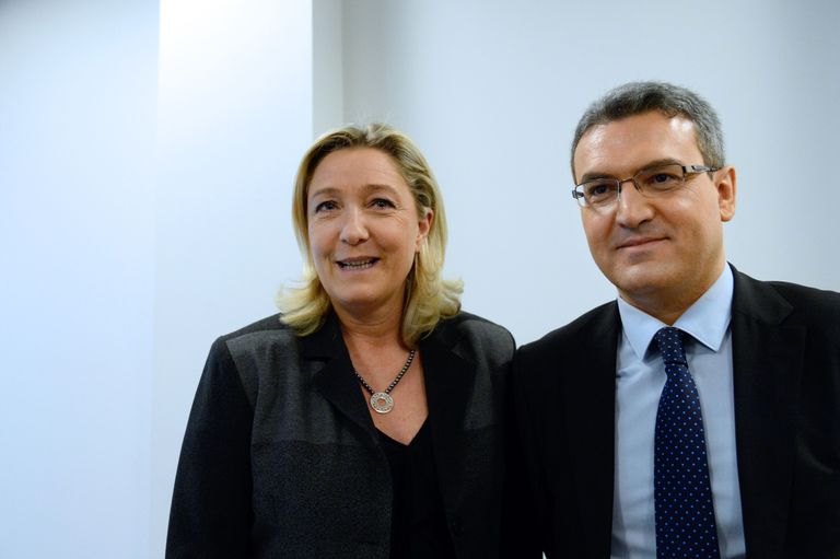 Prantsusmaa Rahvusrinde (Front National) juht Marine Le Pen (vasakul) ja parteikaaslane Aymeric Chauprade 2014. aasta jaanuaris Pariisis