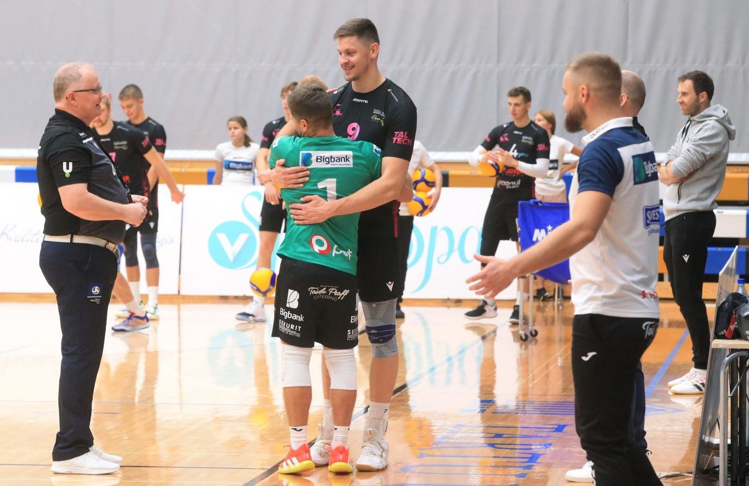 Pikalt Eesti võrkpallikoondist esindanud Rait Rikberg ja Andri Aganits on laupäeval teine teisel pool võrku.