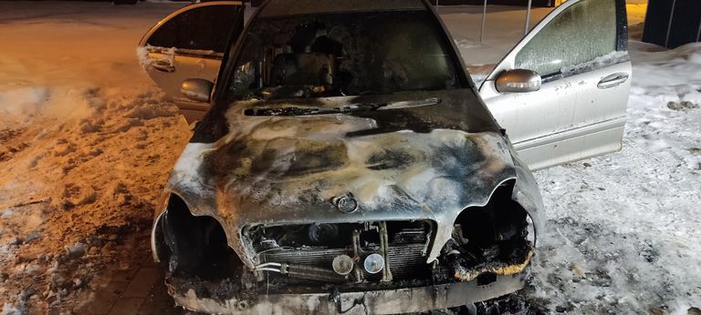 Сгоревший автомобиль В.Герасимова в Нарве.