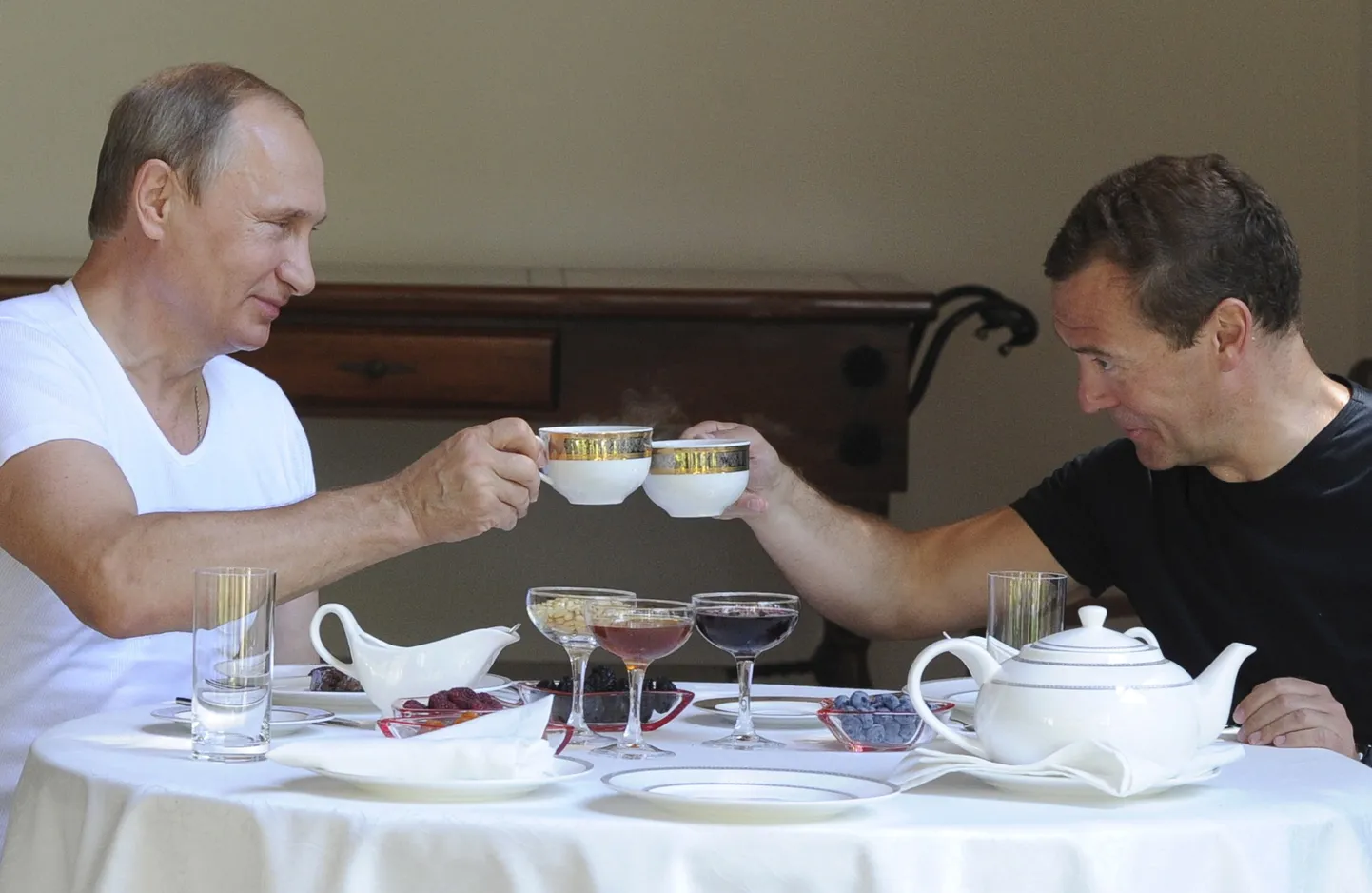 Владимир Путин и Дмитрий Медведев