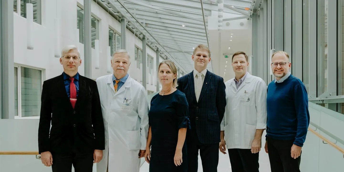 Tartu ülikooli kliinikumi valdkonnajuhid on doktor Sven Janno, professor Aare Märtson, professor Külli Kingo, professor Margus Punab, doktor Alar Irs ja doktor Jaan Sütt.