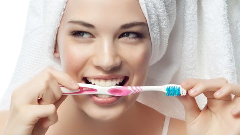 ÜLLATAV ⟩ Põhjus, miks ei tohi pärast hambapesu suud veega loputada