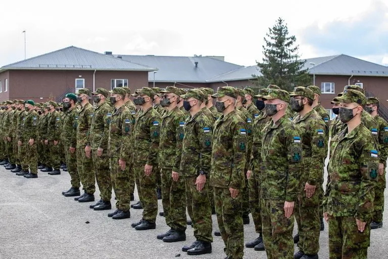 Vande andmine 1. jalaväebrigaadi rivistusel Tapa sõjaväelinnakus.