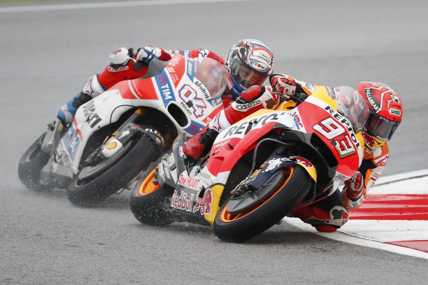 Marc Marquez (ees) ja Andrea Dovizioso jagavad Valencias omavahel tänavuse MM-tiitli nimel.