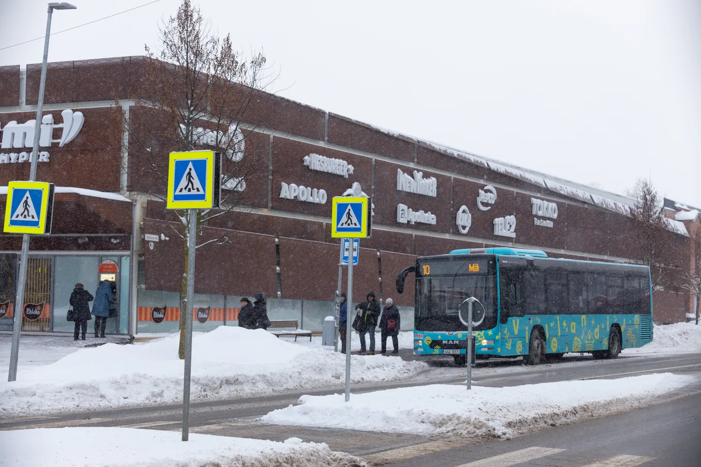 Bussipeatus Viljandis. Foto on illustreeriv.