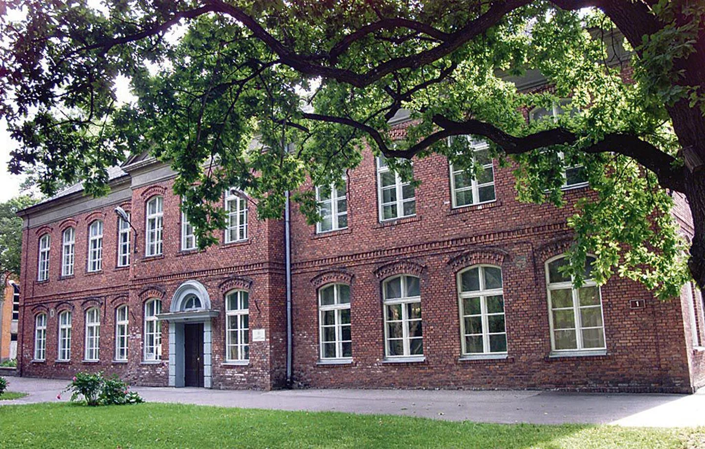 Pärnumaa kutsehariduskeskuse Pargi tänava majas algab täiskasvanutele taas huvitav ja hariv suvekool.
