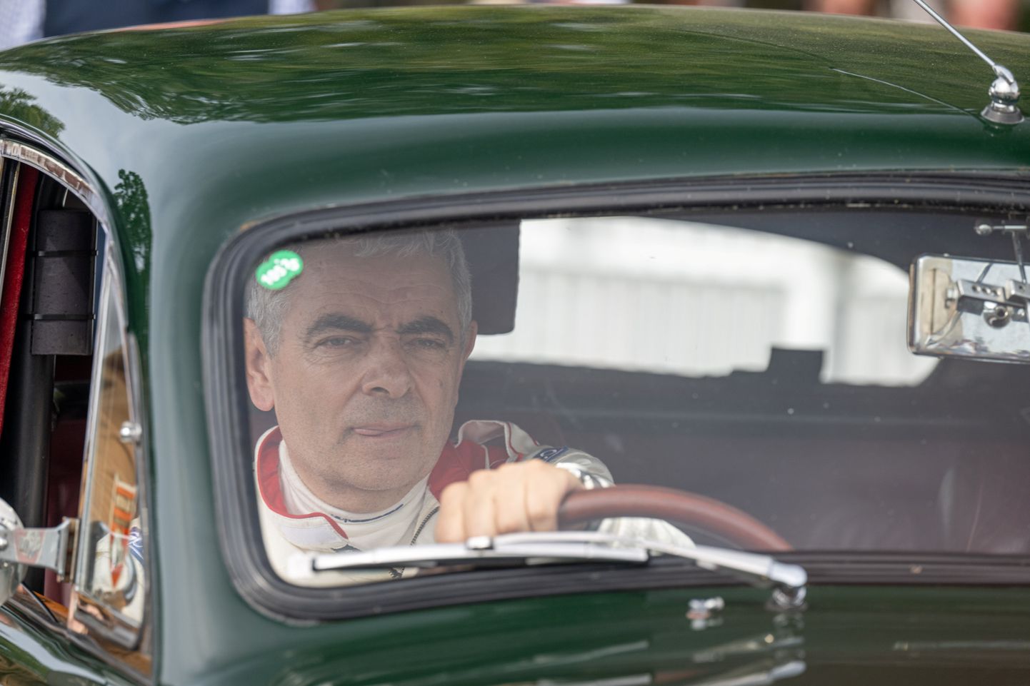 Rowan Atkinson ajalooliste autode rallil Goodwood Revival 2023, mis toimus eelmise aasta septembris.