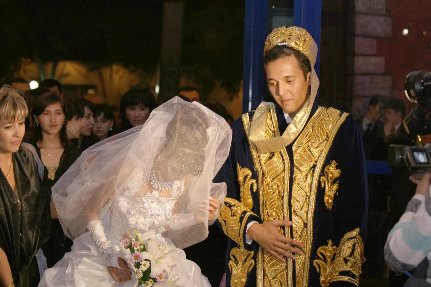 Traditsioonilised usbeki pulmad on suurejoonelised ning sadade külalistega.